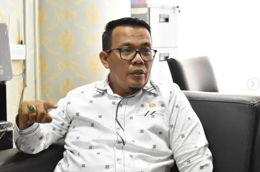Datuk Iskandar Muda Minta Pemko Tegas Tertibkan Taman yang Menutup Drainase